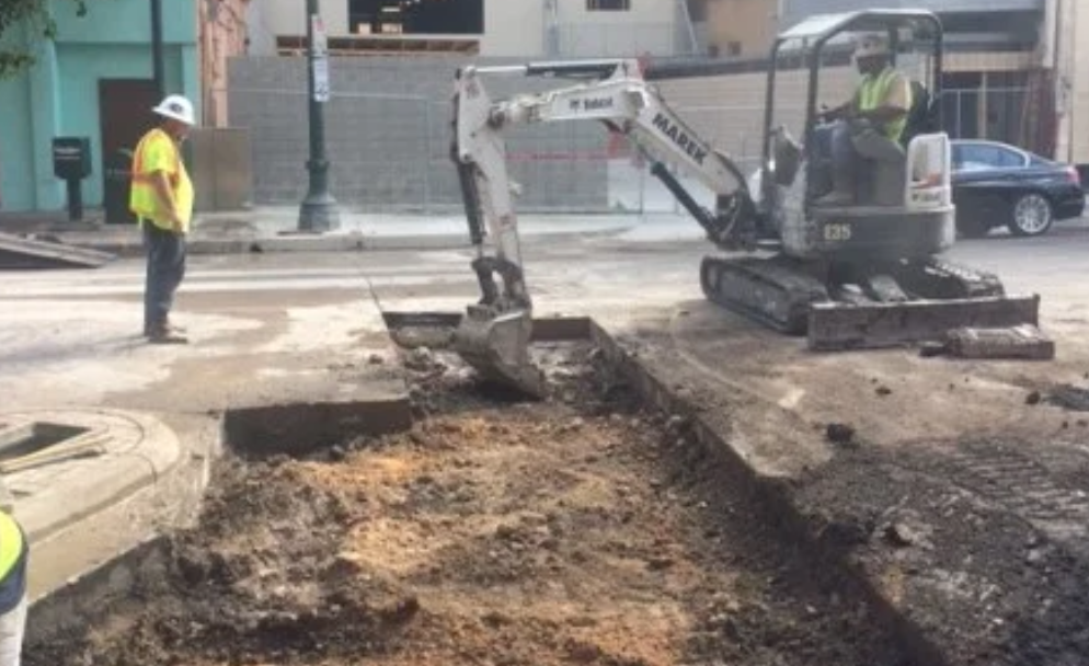 Heavy equipment excavation — large-scale site development (5)